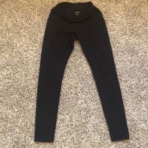 Zella 𝙇𝙞𝙫𝙚 In leggings.Black. 7/8 length.